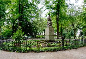 Denkmal von Maximilian Weye im Hofgarten